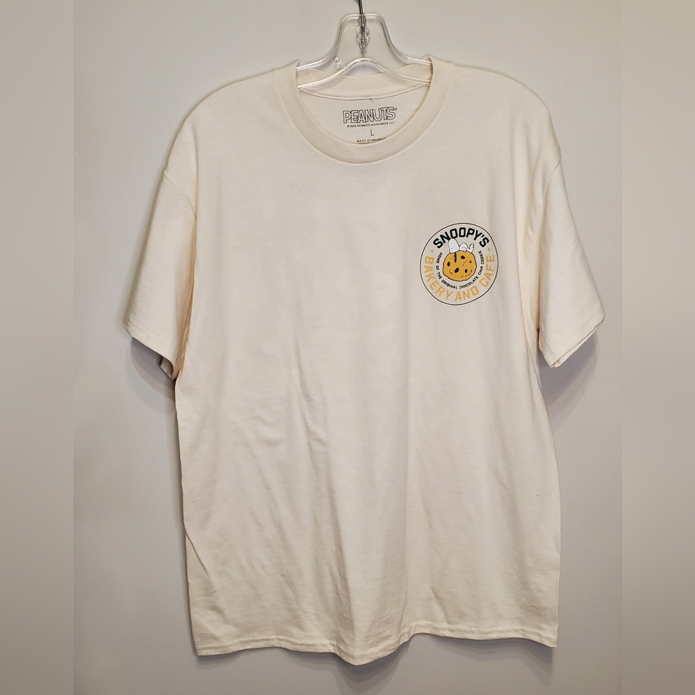 180. NWOT - Peanuts Snoopy's Cafe T-Shirt